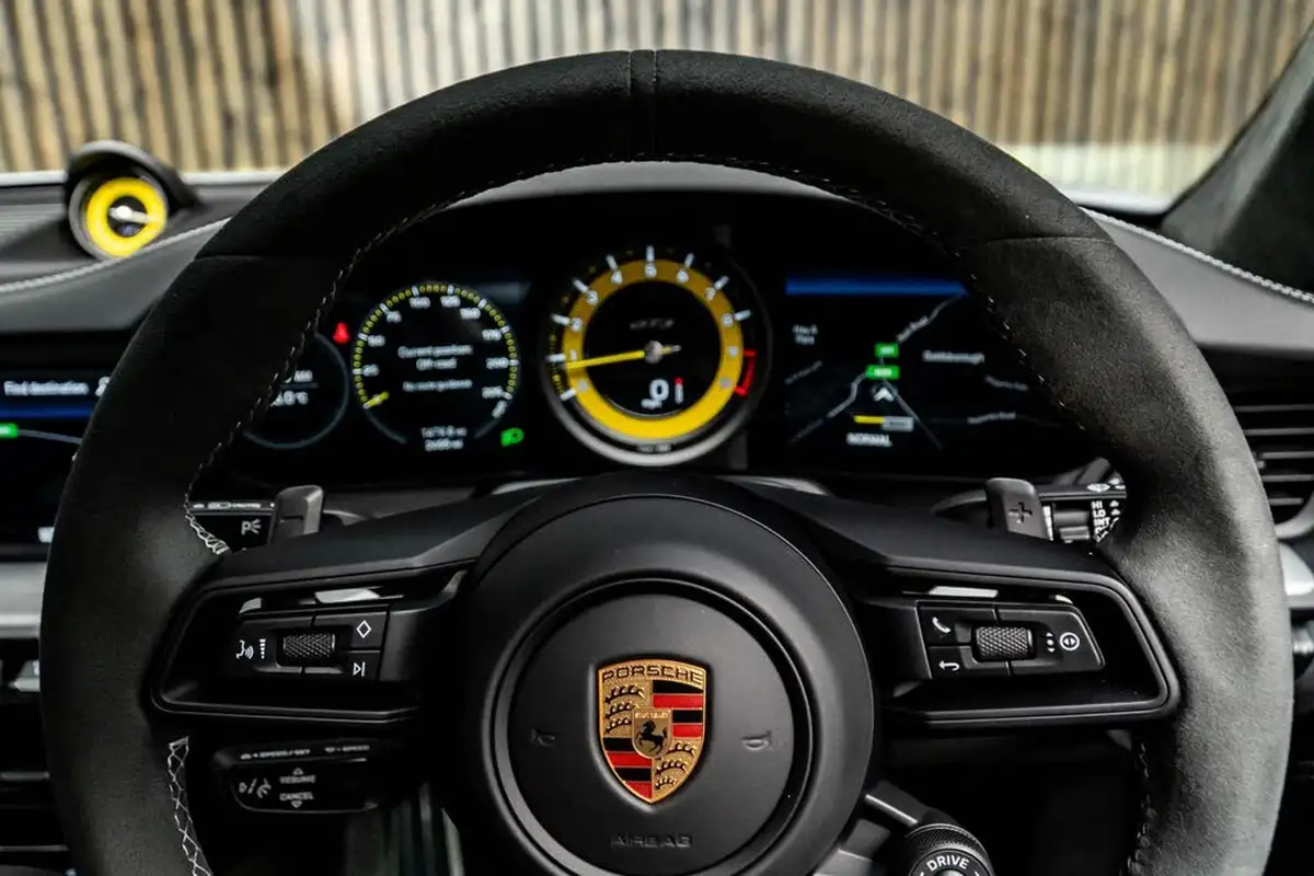 2022-porsche-911-40-gt3-rwd-pdk-big-31