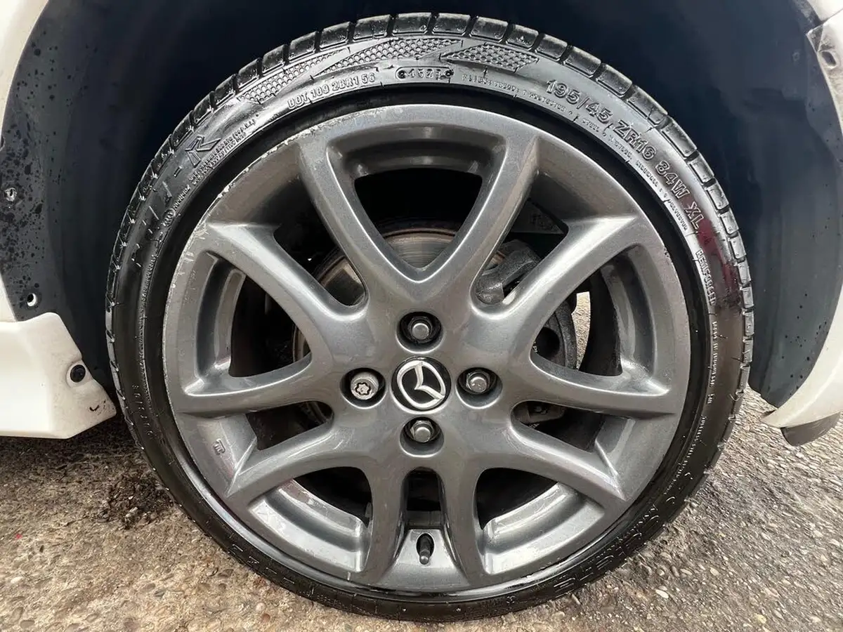 2013-mazda-mazda2-13-venture-big-56