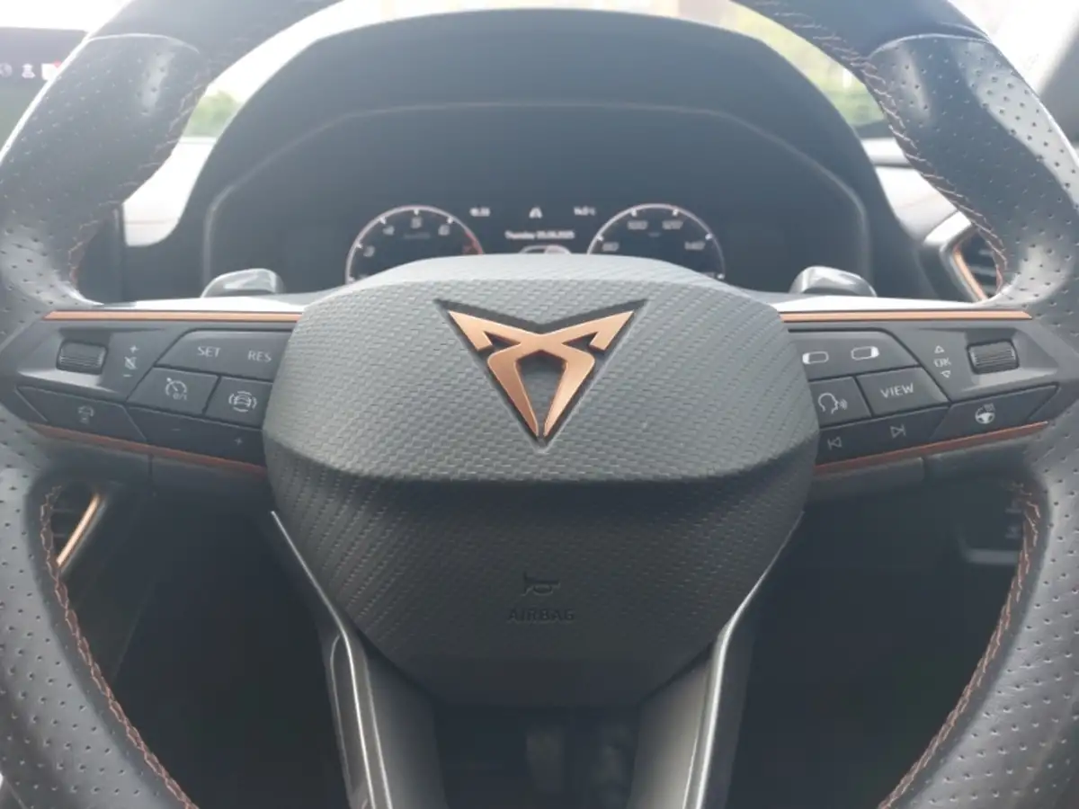 2025-cupra-leon-nf-15-etsi-v1-estate-big-12