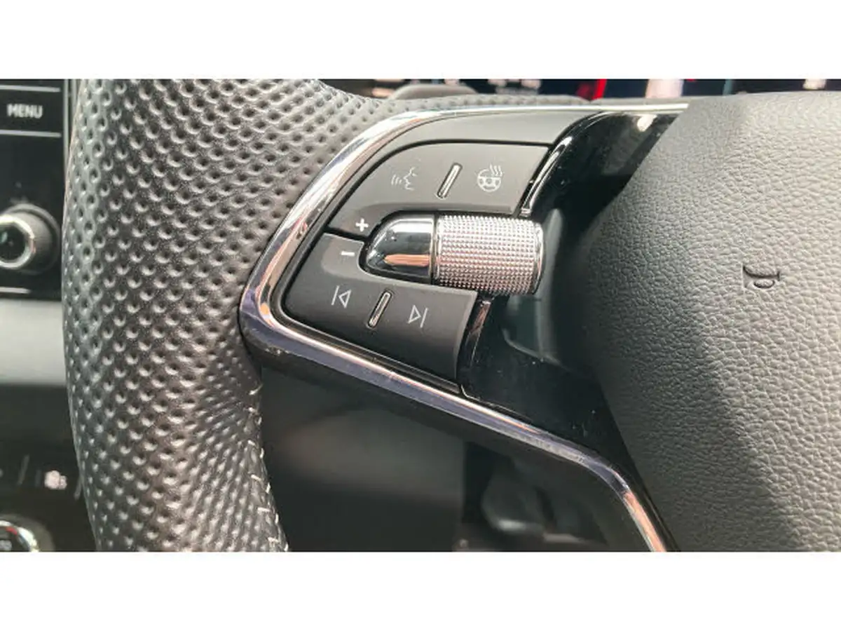 2023-skoda-karoq-20-tsi-sportline-big-28