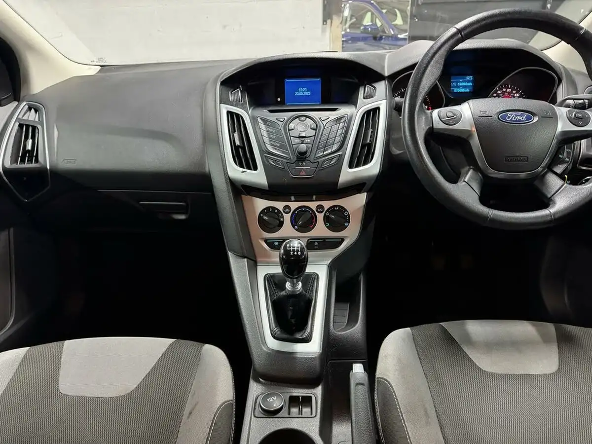 2012-ford-focus-16tdci-zetec-115ps-estate-big-37