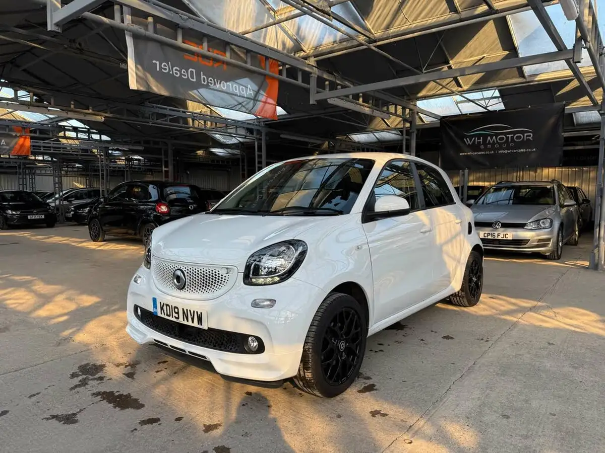2019-smart-forfour-10-urban-shadow-edition-big-13