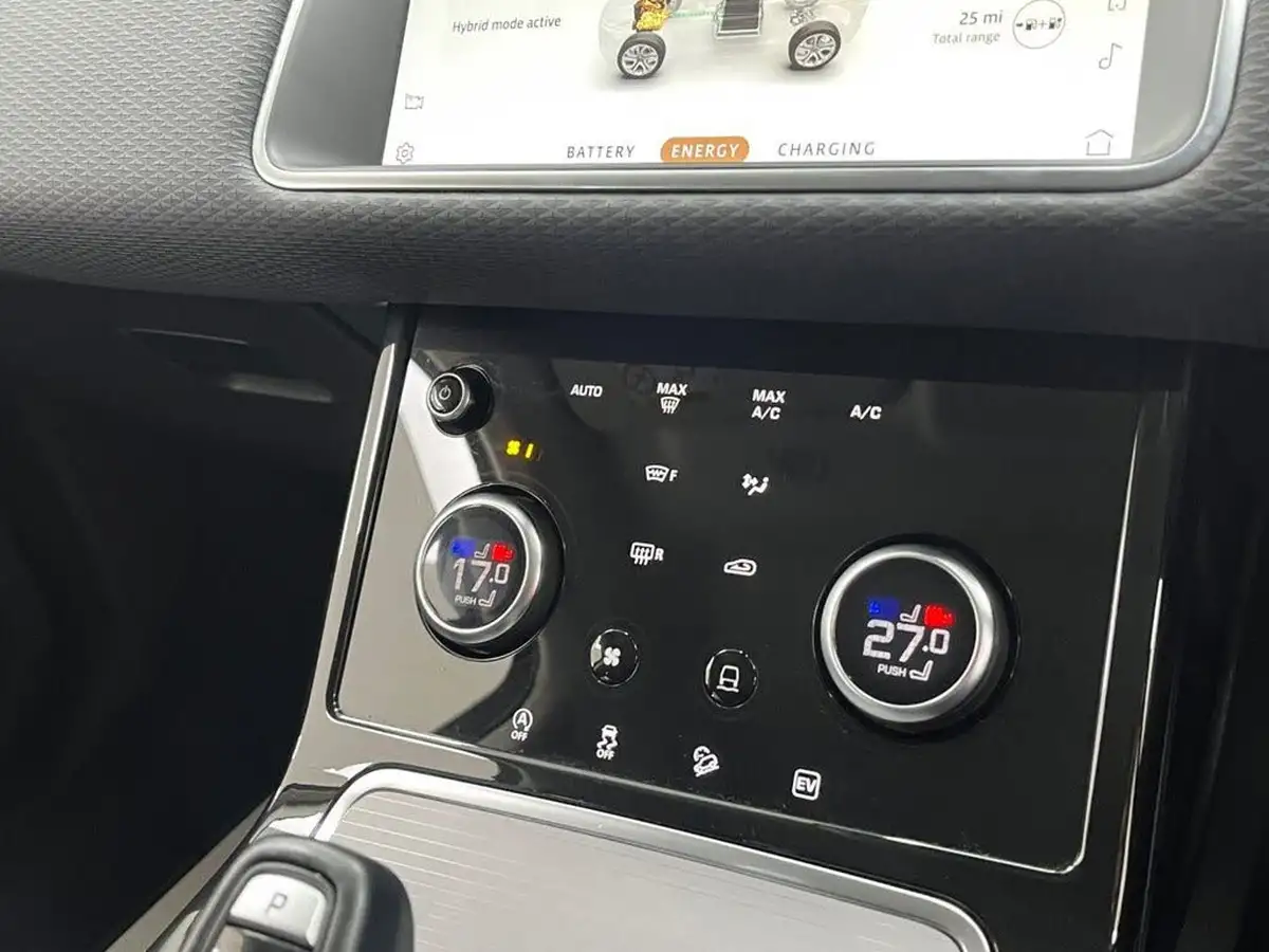 2021-land-rover-range-rover-evoque-15-p300e-s-big-30