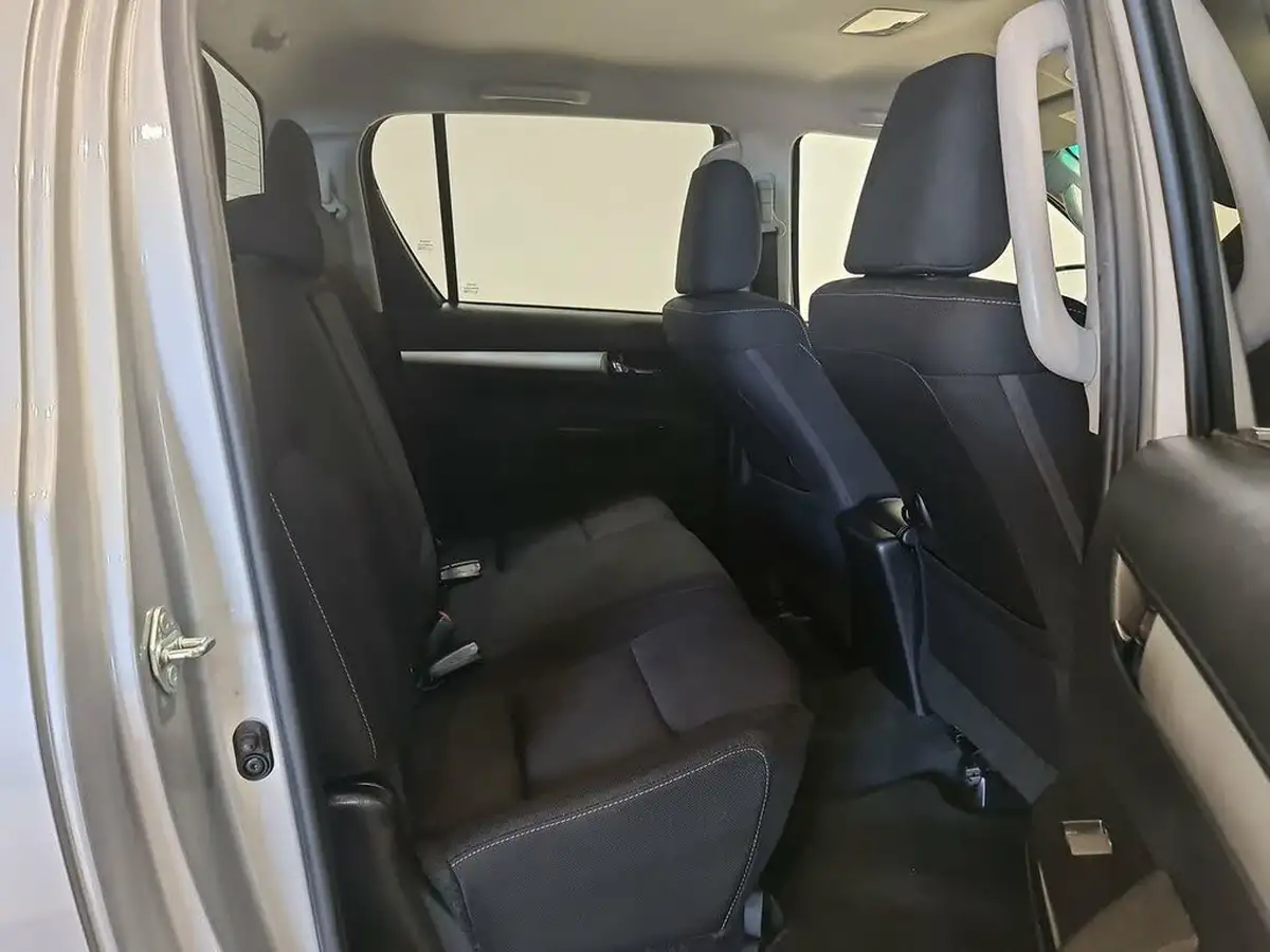 2022-toyota-hi-lux-24d-4d-icon-150hpeu6d-auto-big-28