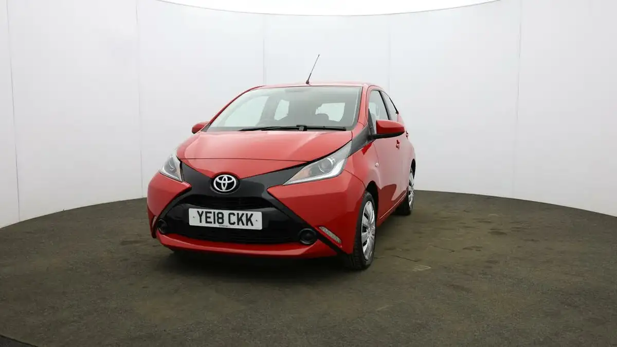 2018-toyota-aygo-10-vvt-i-x-play-71bhp-5d-big-40
