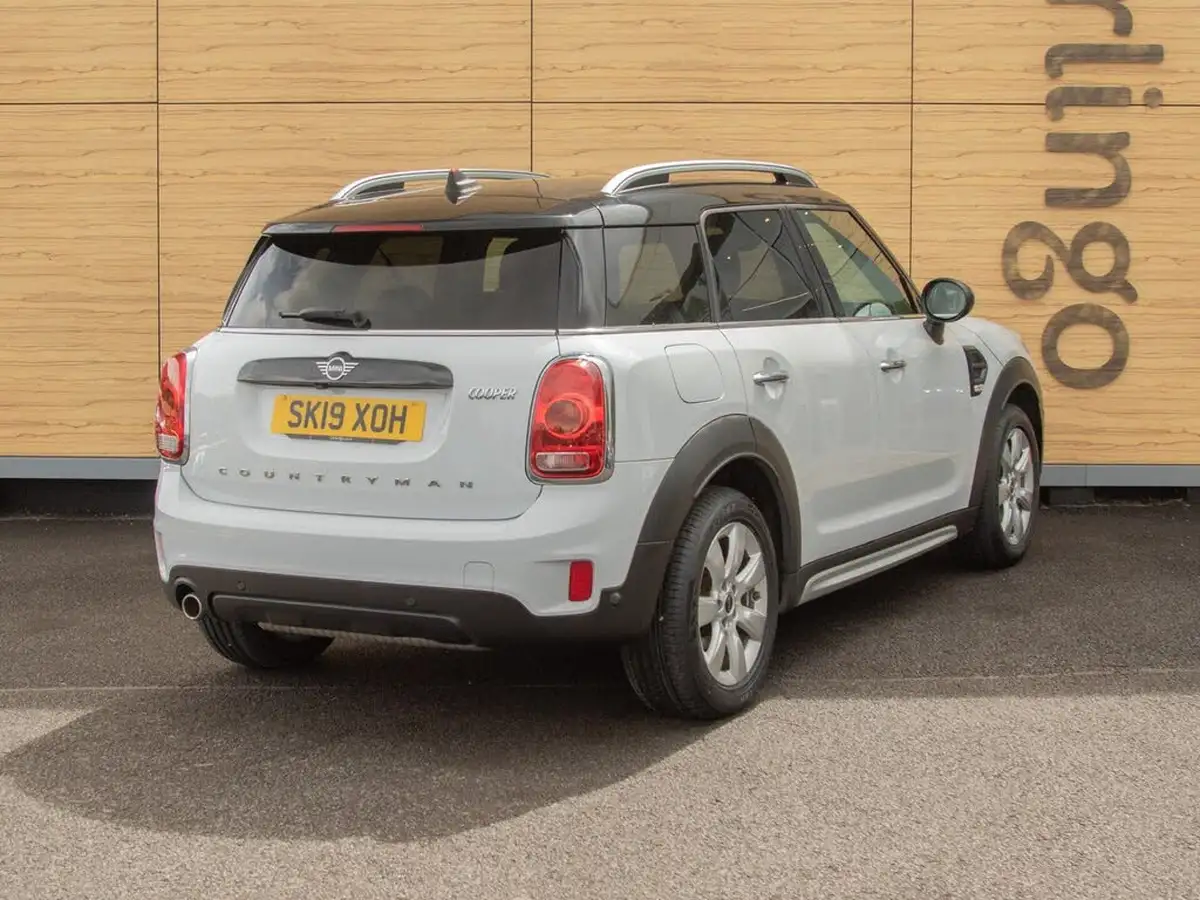 2019-mini-countryman-15-cooper-classic-big-1