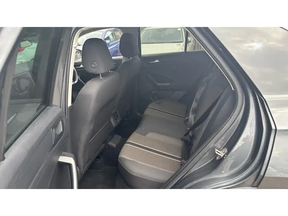 2019-volkswagen-t-roc-15-tsi-se-dsg-big-15