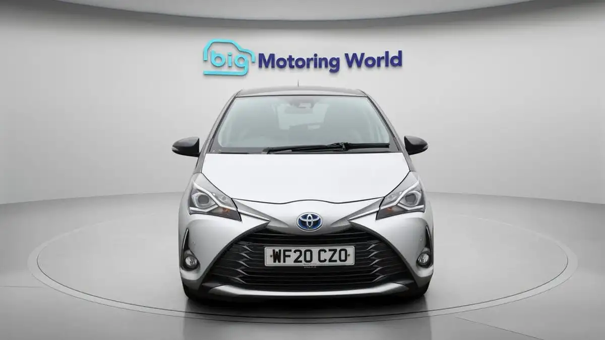 2020-toyota-yaris-15-vvt-i-y20-98bhp-hybrid-1497cc-e-cvt-big-2