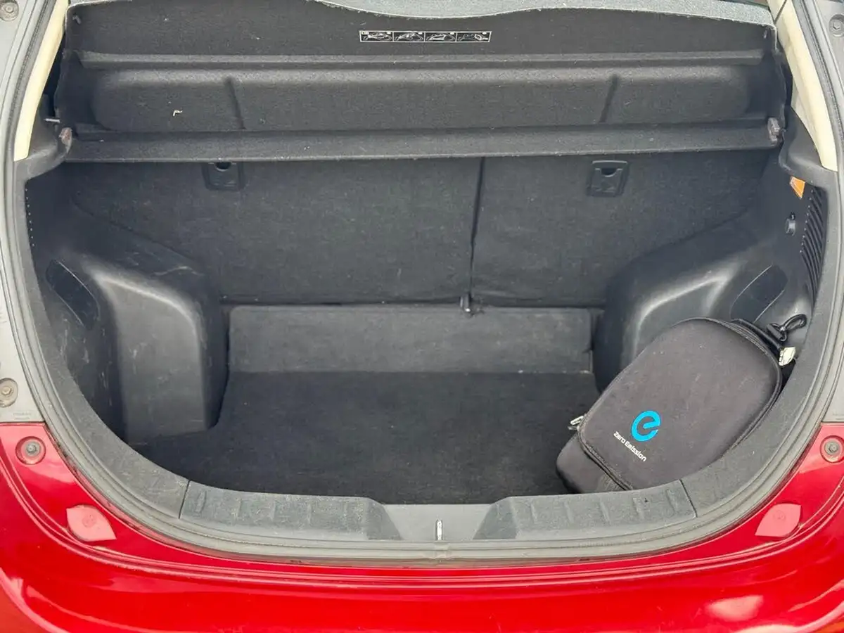 2014-nissan-leaf-e-acenta-big-63