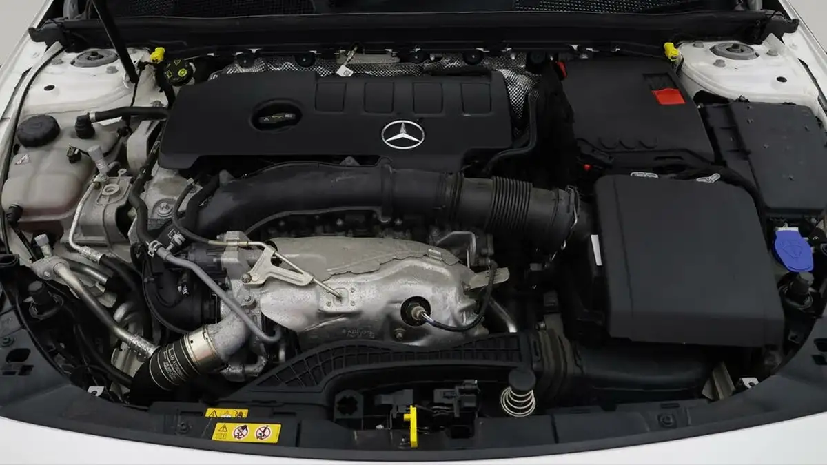 2020-mercedes-benz-a-class-20-a250-amg-line-executive-hatchback-5d-big-19