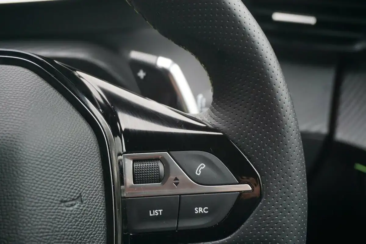 2021-peugeot-208-12-puretech-gt-premium-100bhp-eat8-big-24