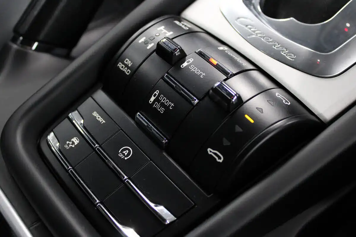 2016-porsche-cayenne-30td-big-12