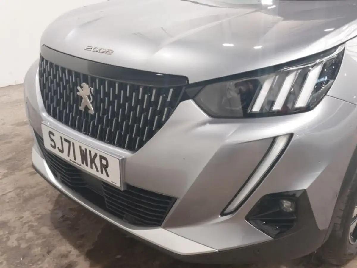 2022-peugeot-2008-suv-12-puretech-gt-big-11