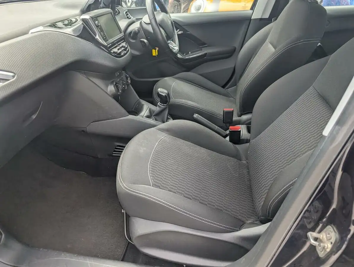 2019-peugeot-208-15-bluehdi-active-big-17