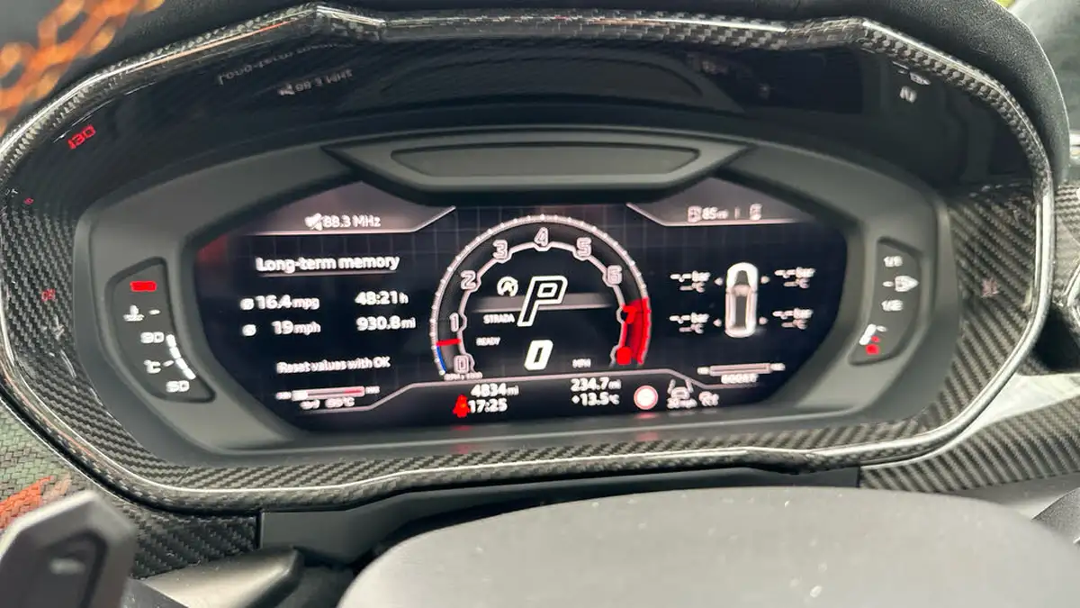 2023-lamborghini-urus-40-no-trim-big-19