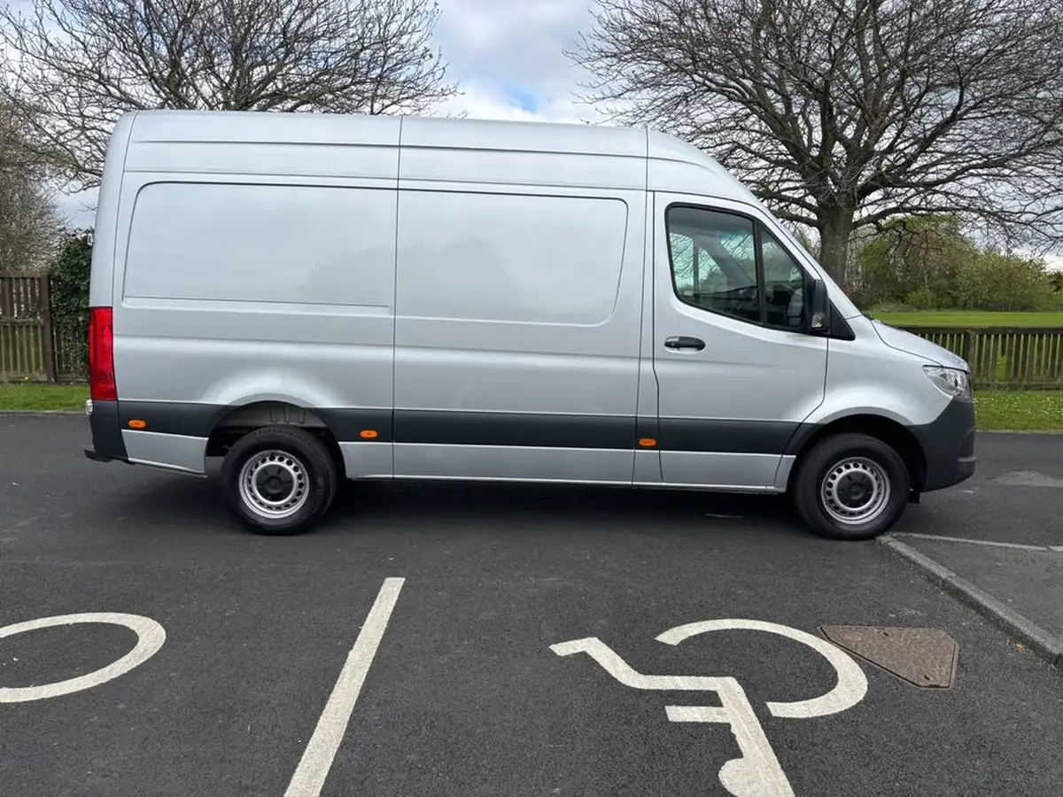 2020-mercedes-benz-sprinter-21cdi-314-l2h1-panel-van-rwd-eco-gear-360-big-7