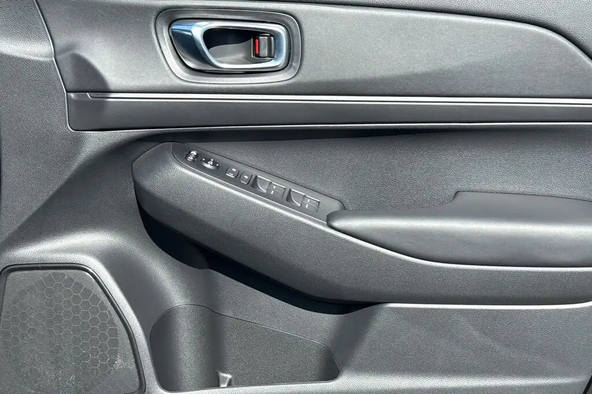 2023-honda-hr-v-15-i-mmd-elegance-big-21