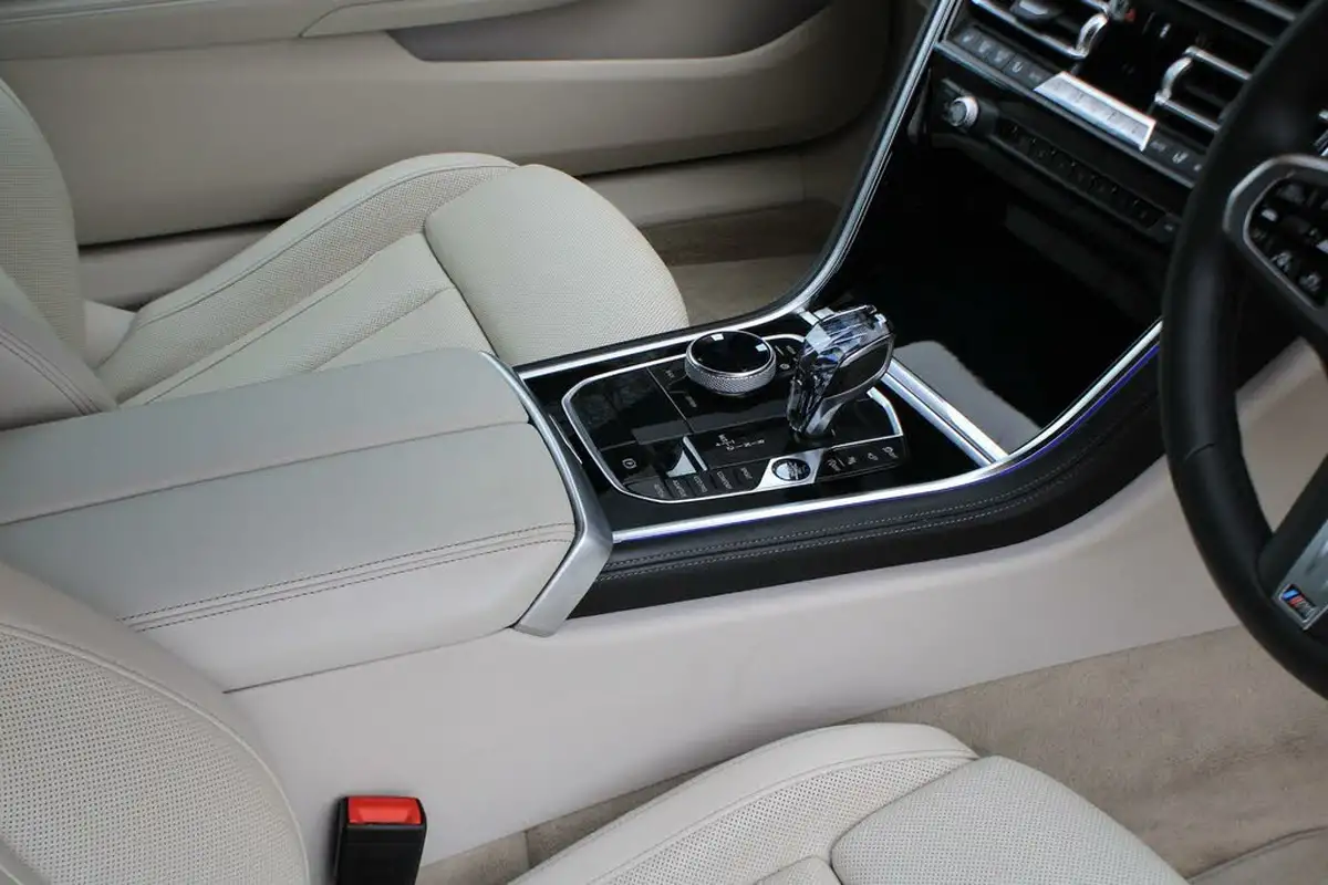 2018-bmw-8-series-30td-840d-xdrive-coupe-big-21
