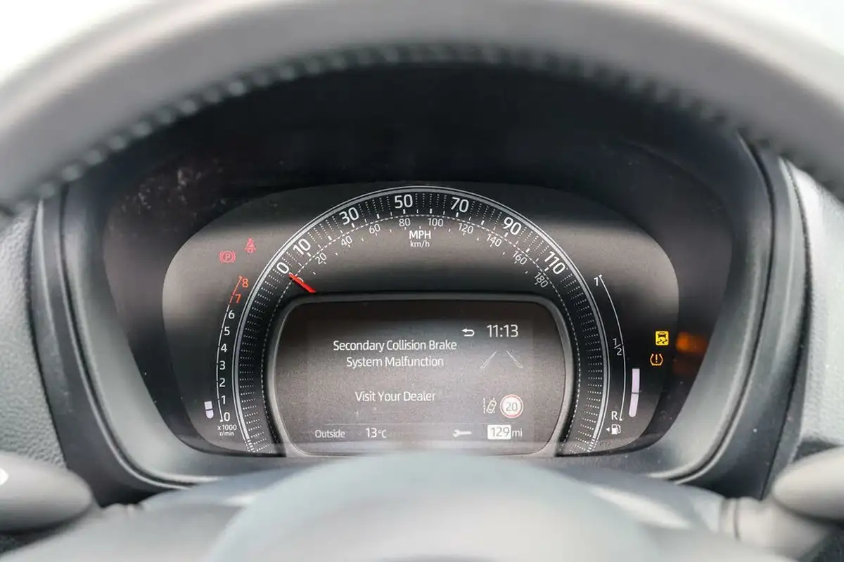 2024-toyota-aygo-x-10-vvt-i-edge-big-8