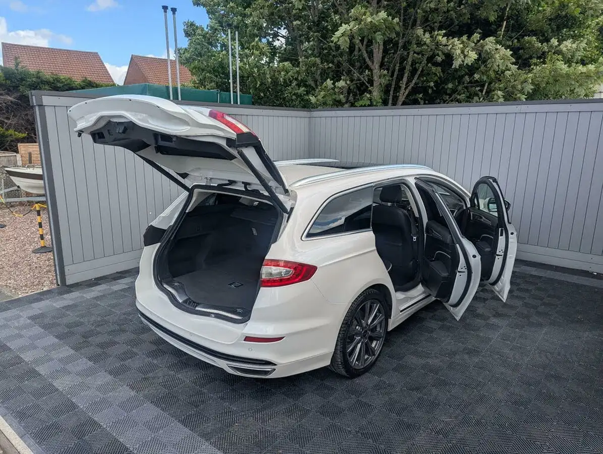 2017-ford-mondeo-20t-vignale-estate-5d-big-15