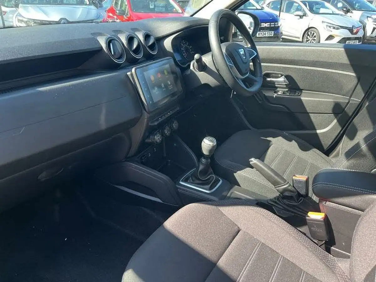 2022-dacia-duster-10-tce-comfort-90hpeu6d-4x2-window-van-big-14