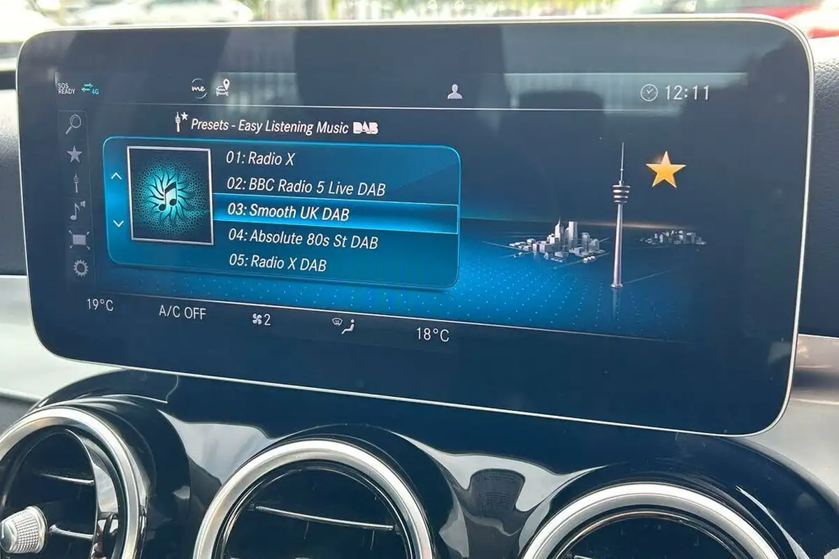 2019-mercedes-benz-c-class-20d-c220d-se-ss-saloon-4d-big-9