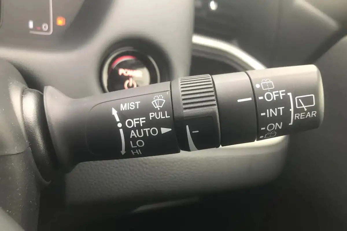 2021-honda-jazz-15-i-mmd-ex-107ps-big-25