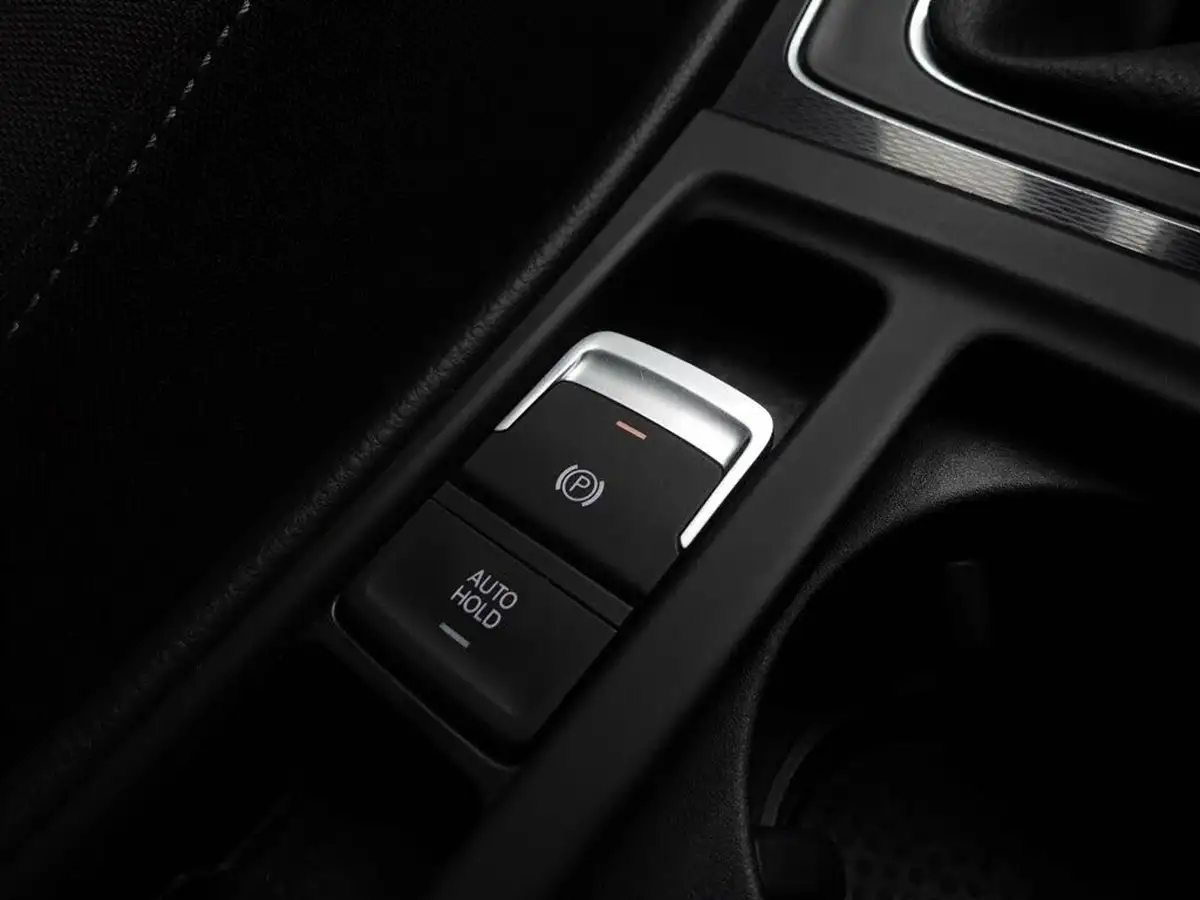 2015-volkswagen-golf-20tdi-gtd-bmt-hatchback-5d-big-35