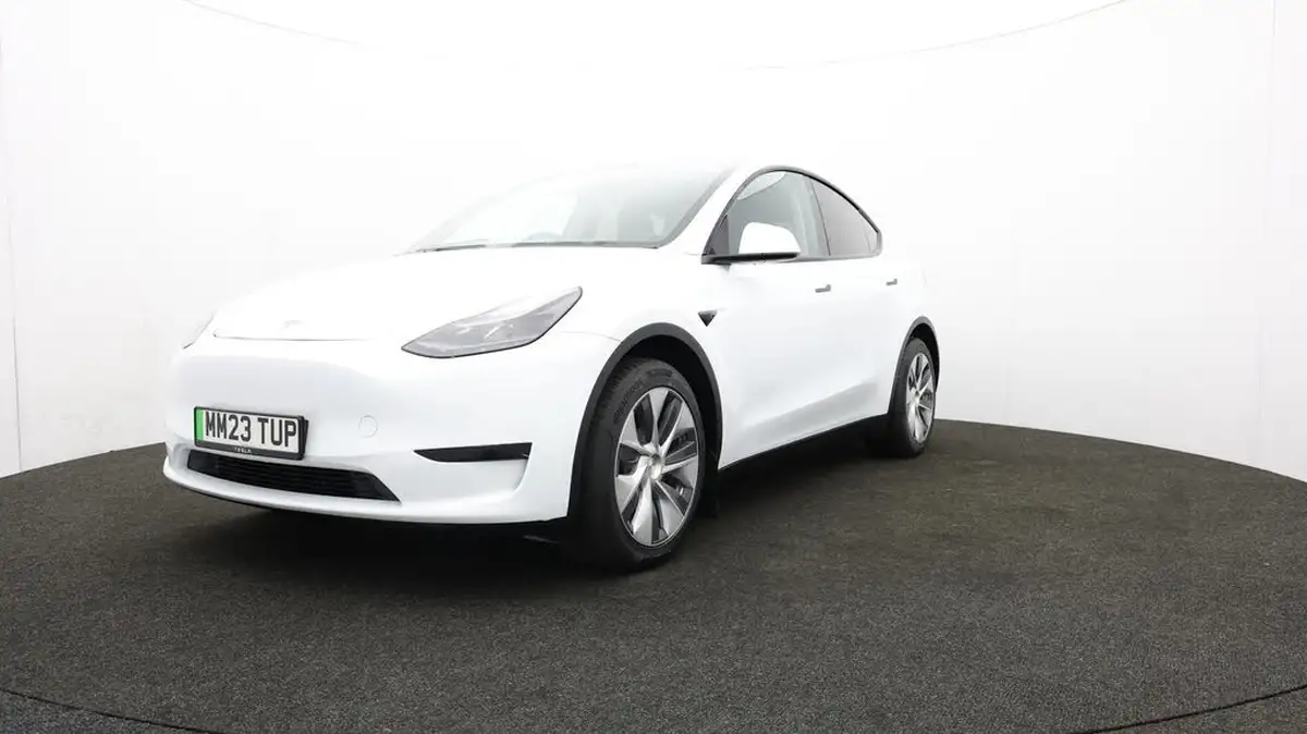 2023-tesla-model-y-e-rwd-big-61