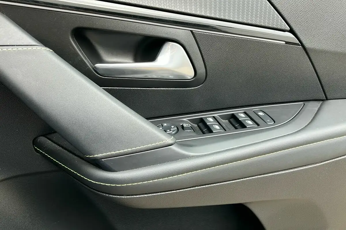2020-peugeot-208-12-puretech-gt-line-130bhp-eat8-big-17