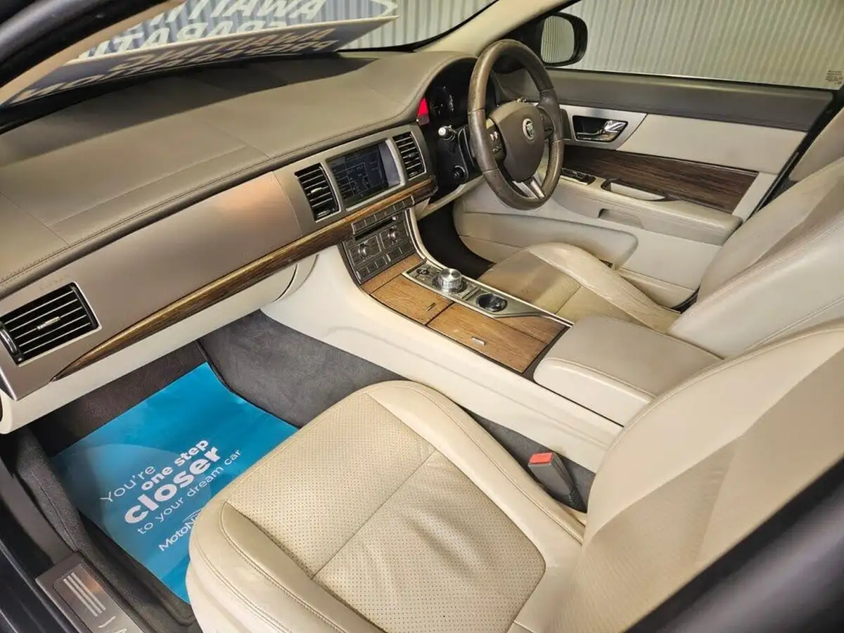 2009-jaguar-xf-27td-premium-luxury-big-14