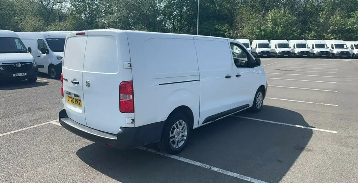 2020-vauxhall-vivaro-15td-2900-l2h1-dynamic-big-4