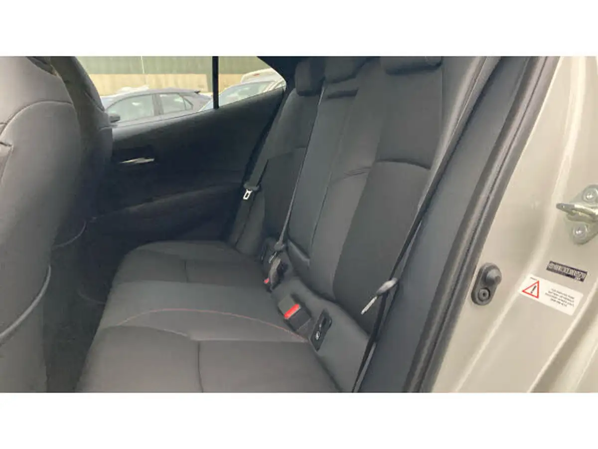 2024-toyota-corolla-20-vvt-i-gr-sport-hatchback-big-21