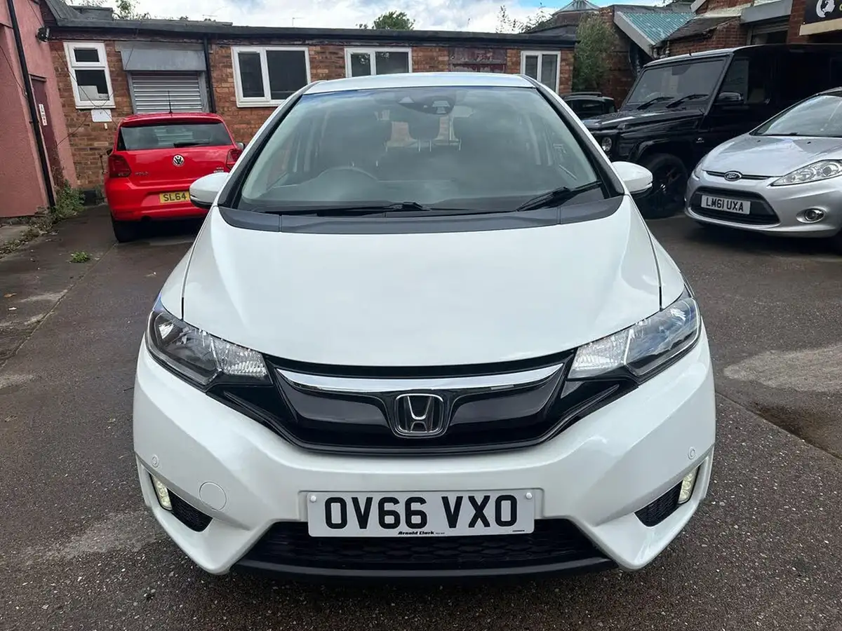 2016-honda-jazz-13-i-vtec-se-cvt-big-8