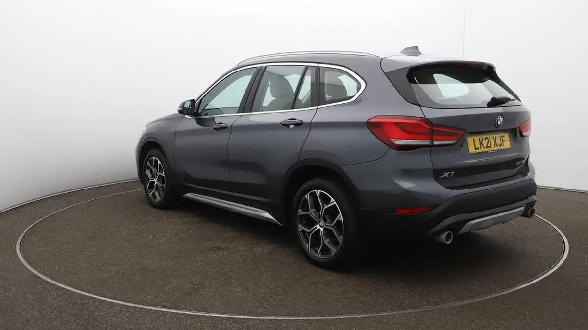 2020-bmw-x1-20-sdrive-20i-xline-big-62
