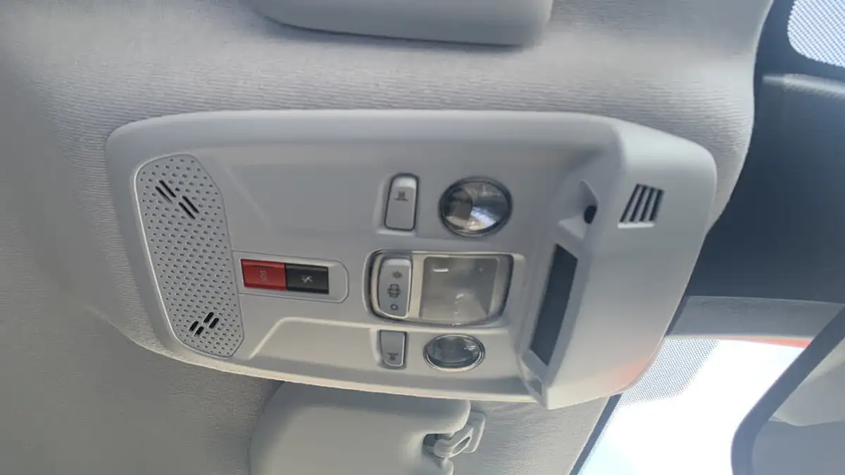 2023-peugeot-208-12-puretech-allure-premium-100ps-big-38