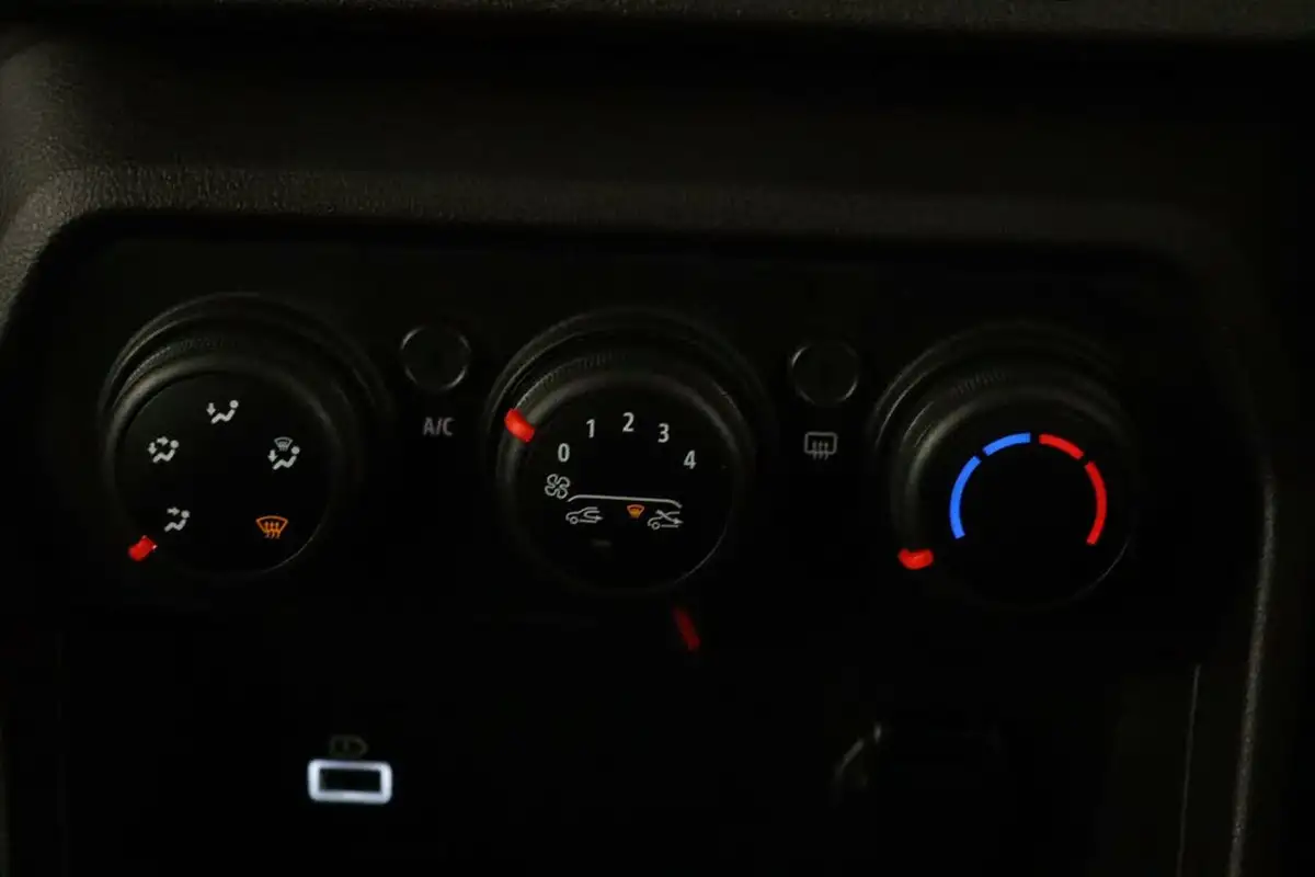 2022-dacia-sandero-10-tce-comfort-90bhp-big-22