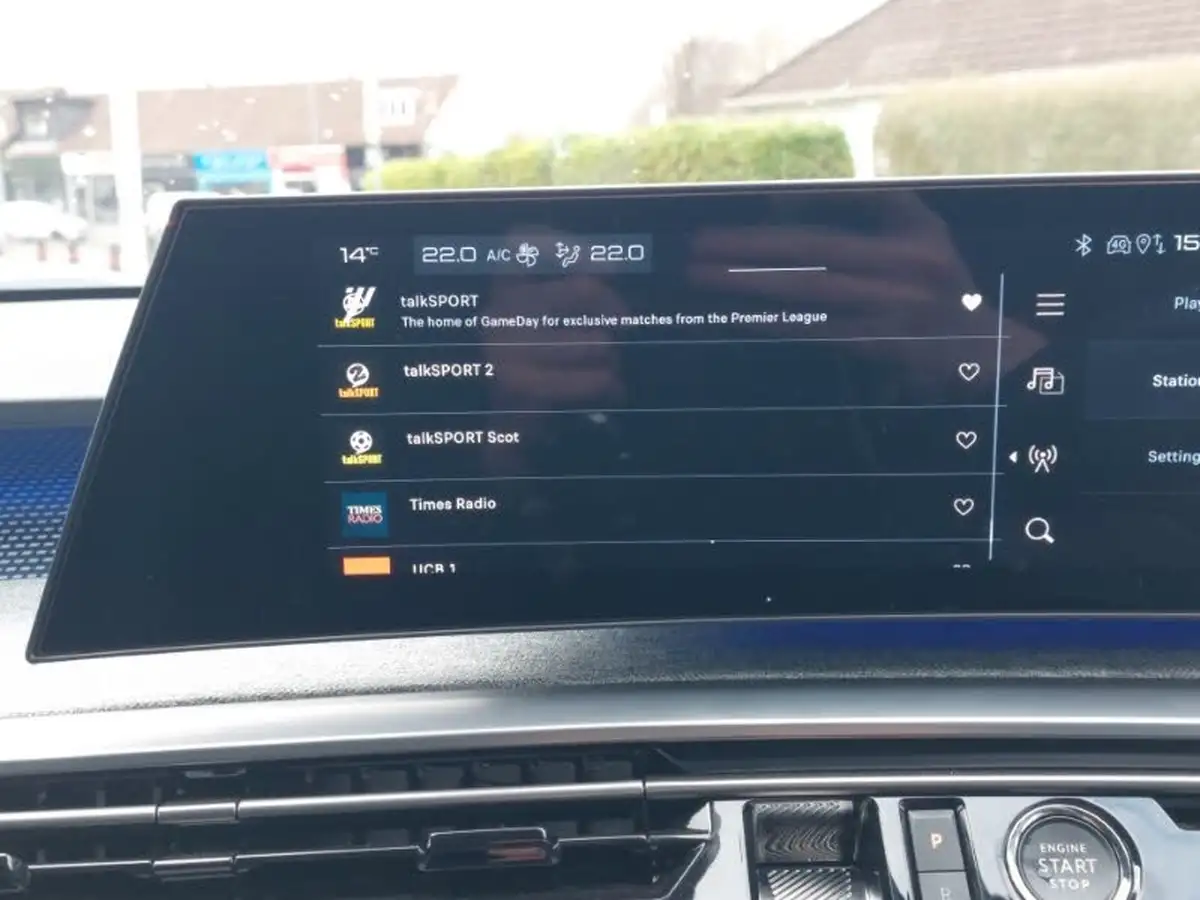 2024-peugeot-3008-suv-12-puretech-gt-136ps-hybrid-e-dsc6-big-10