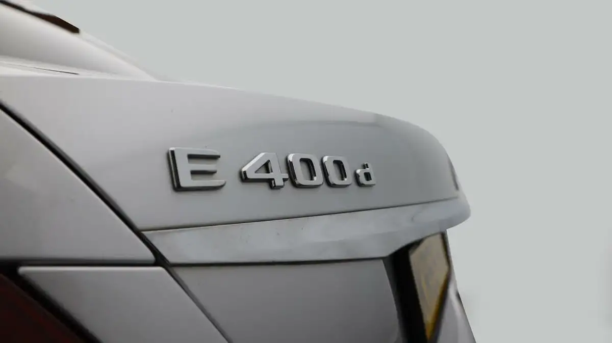2019-mercedes-benz-e-class-30-d-e400d-amg-line-night-edition-premium-plus-saloon-4d-big-21