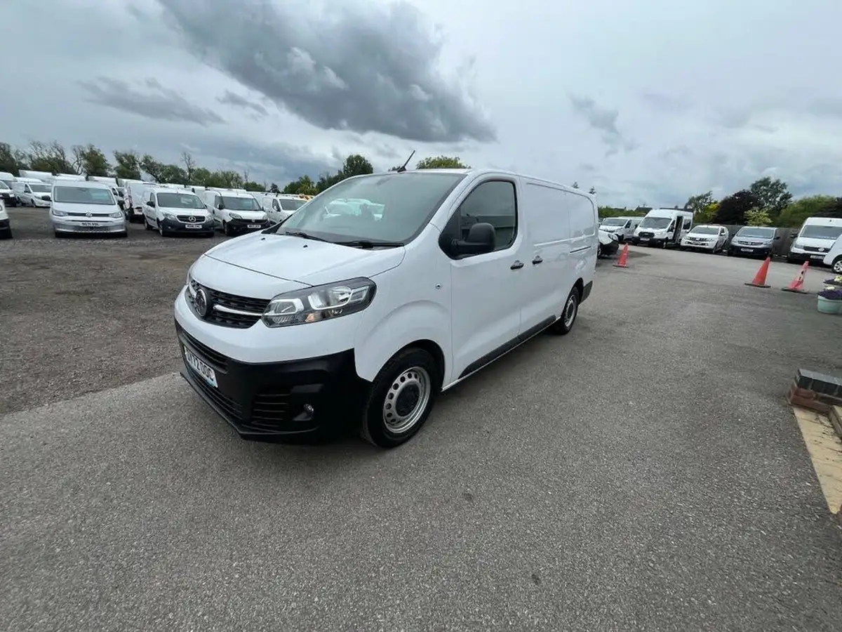 2022-vauxhall-vivaro-15td-2900-l2h1-dynamic-big-2