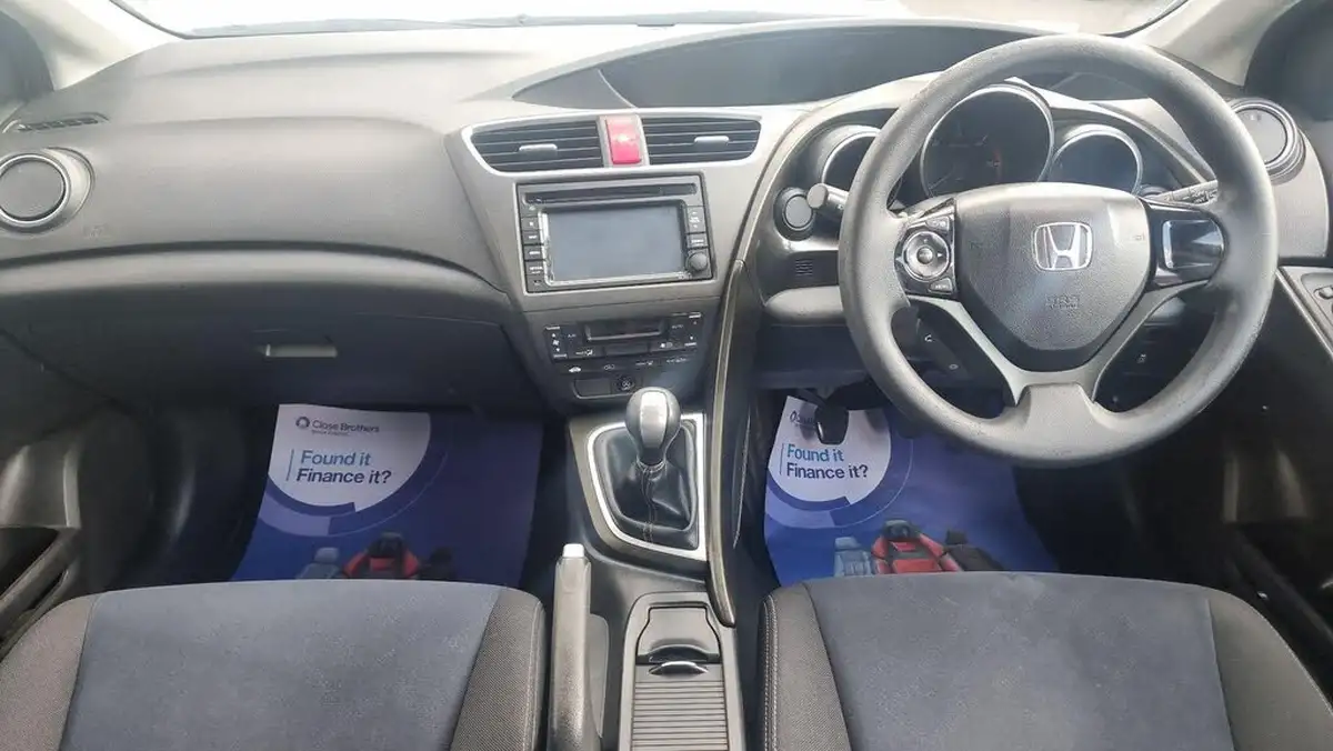 2014-honda-civic-16td-s-hatchback-big-11