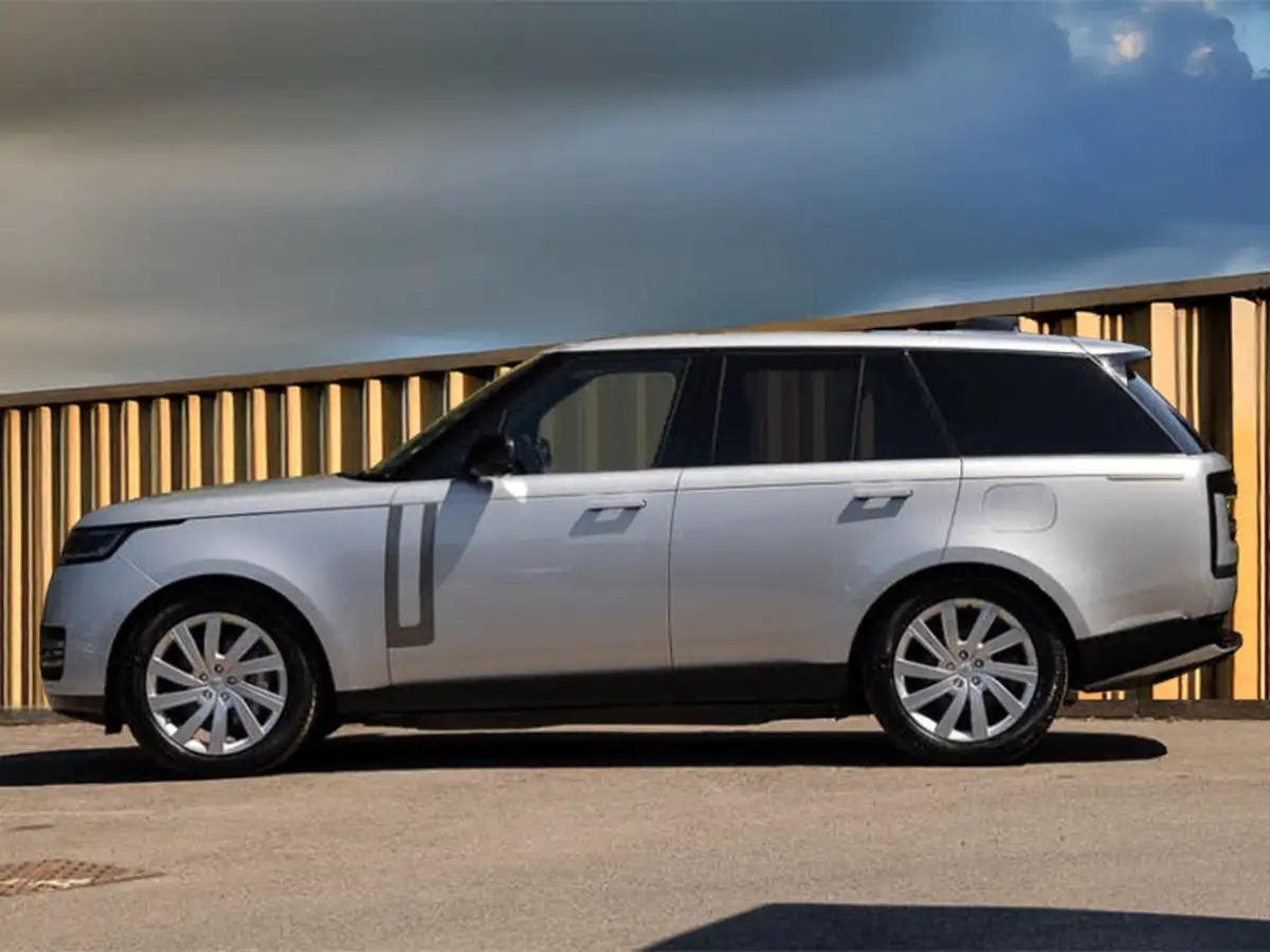 2022-land-rover-range-rover-30-p440e-se-big-3
