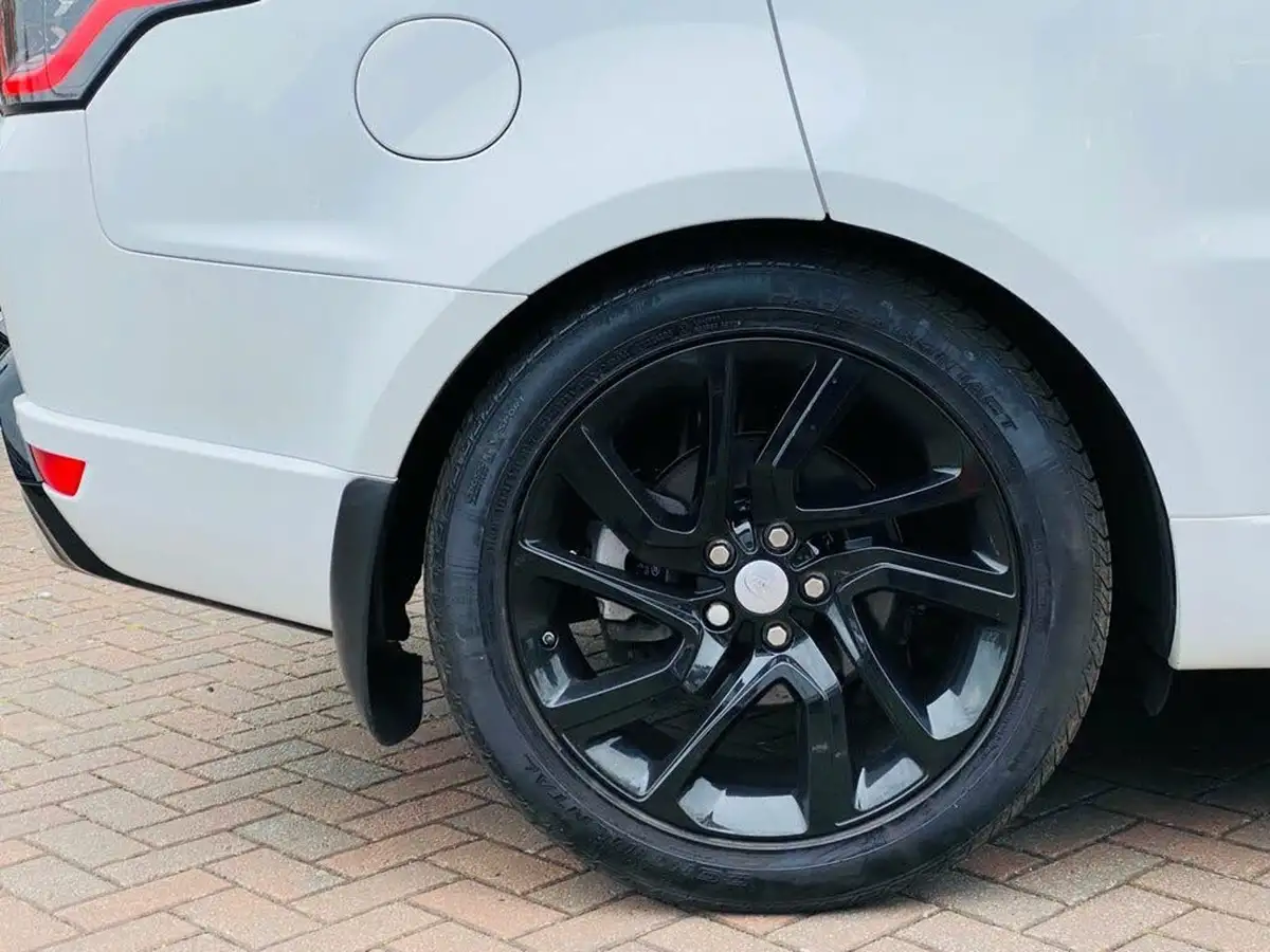 2018-land-rover-range-rover-sport-30-sd-v6-hse-dynamic-sdv6-big-9