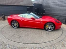 2010-ferrari-california-43-small-37