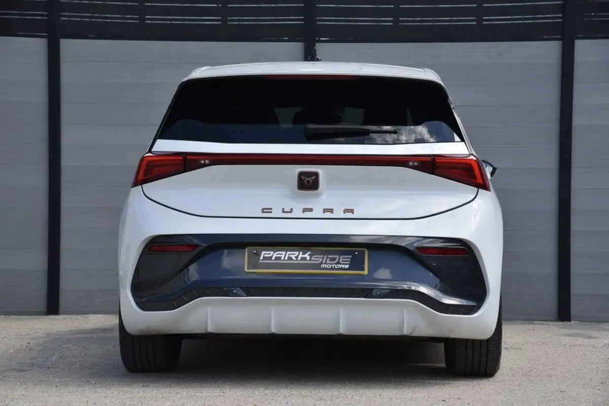2022-cupra-born-e-v2-204ps-58kwh-big-10