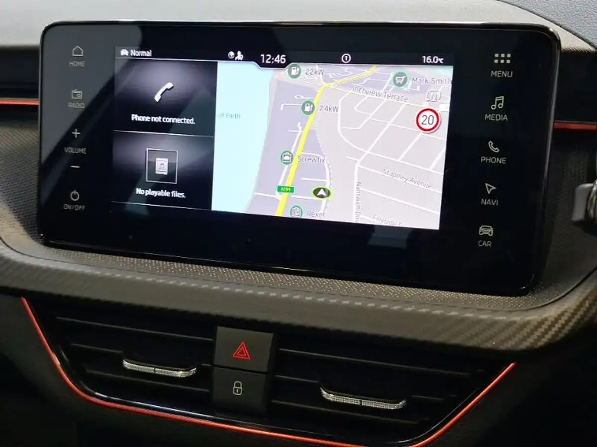 2024-skoda-kamiq-10-tsi-monte-carlo-116ps-big-14