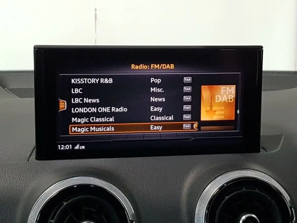 2022-audi-q2-15-35-tfsi-s-line-tronic-big-10