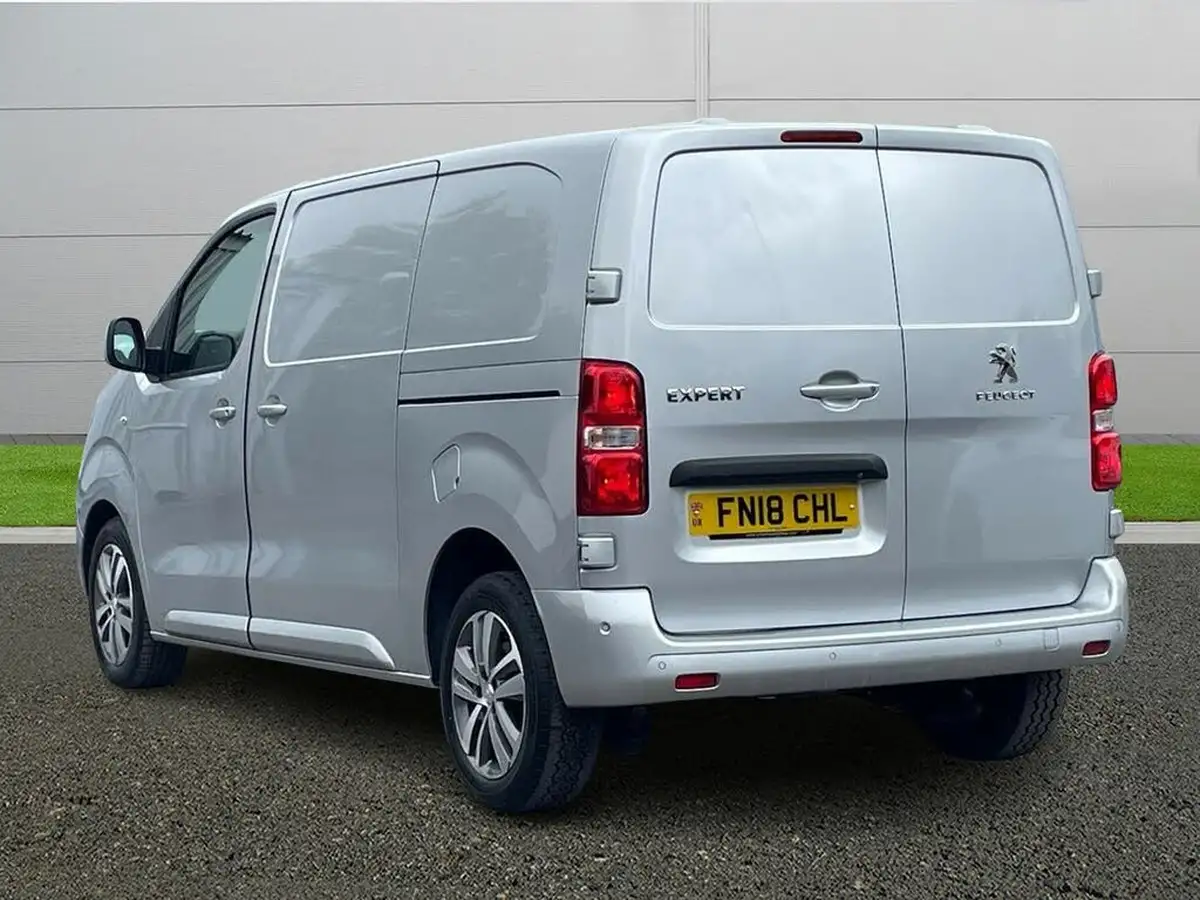 2018-peugeot-expert-20-bluehdi-professional-standard-1400-panel-big-4