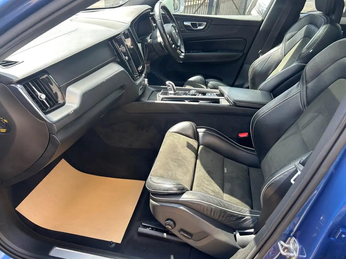 2017-volvo-xc60-20-t8-r-design-pro-big-4