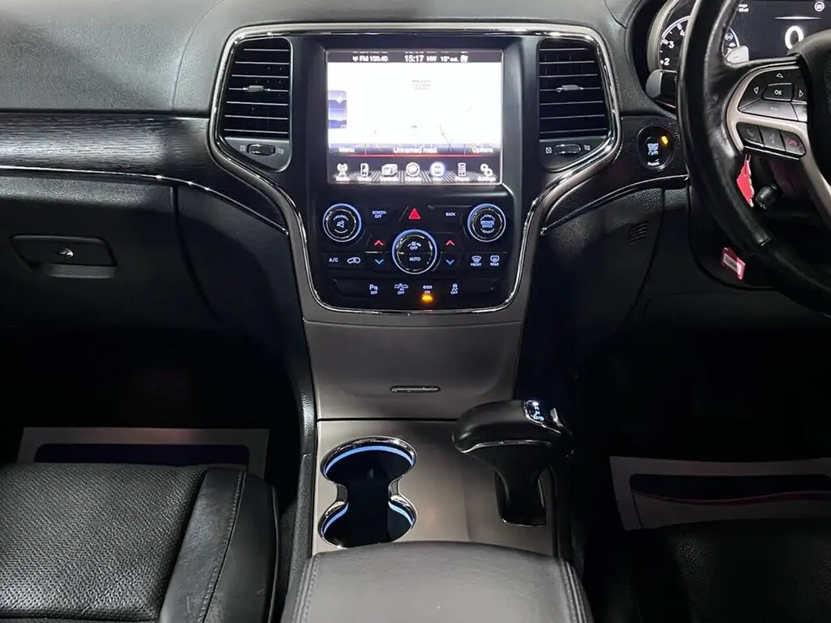 2015-jeep-grand-cherokee-30crd-summit-big-28